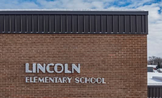 Melissa Newmark, Lincoln Elementary School Teacher Died After Northbrook Illinois Train Accident